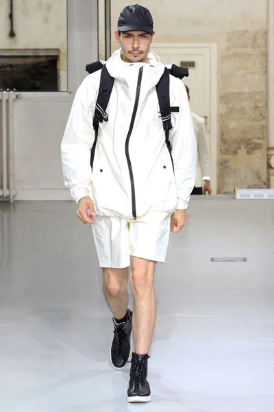 Look 1